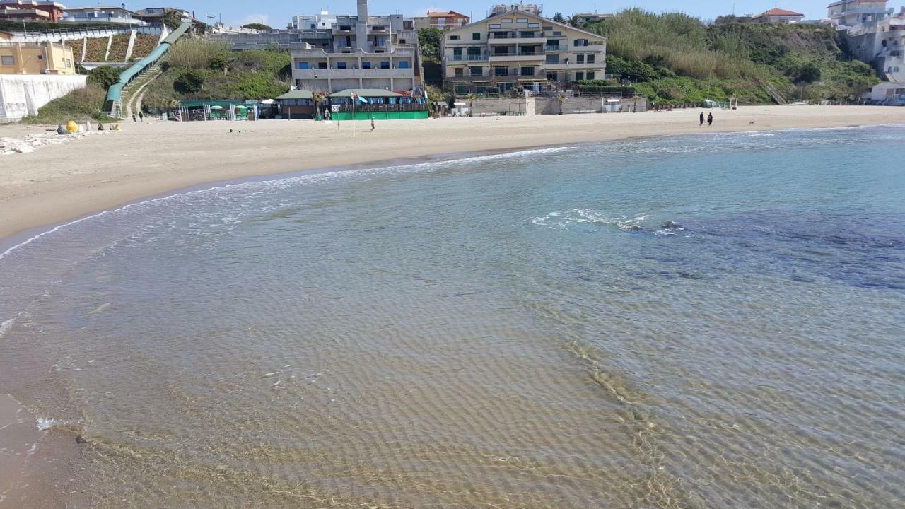Villa Rimini - Seaview & Roman Holidays Apartments - Garden&Beach 300Mt Anzio Bagian luar foto