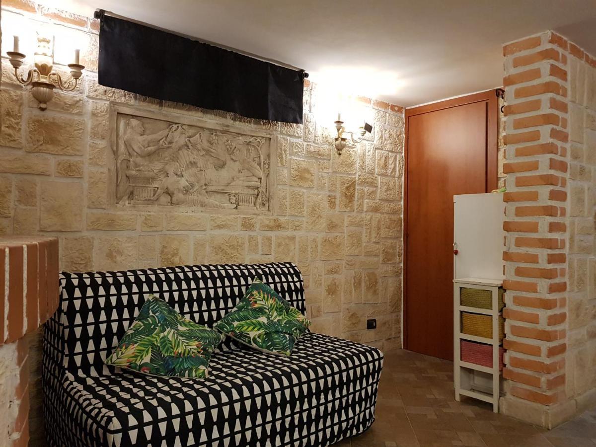 Villa Rimini - Seaview & Roman Holidays Apartments - Garden&Beach 300Mt Anzio Bagian luar foto
